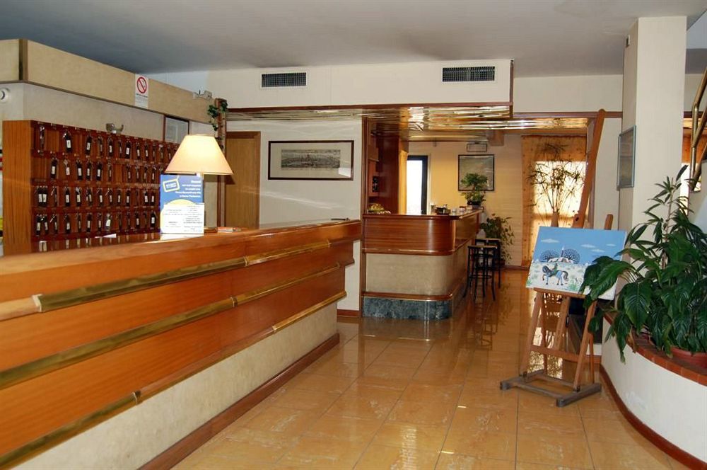Hotel Albatros Каленцано Екстер'єр фото