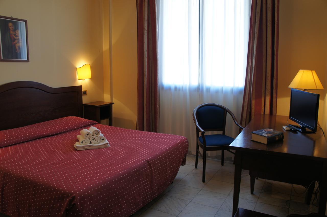 Hotel Albatros Каленцано Екстер'єр фото