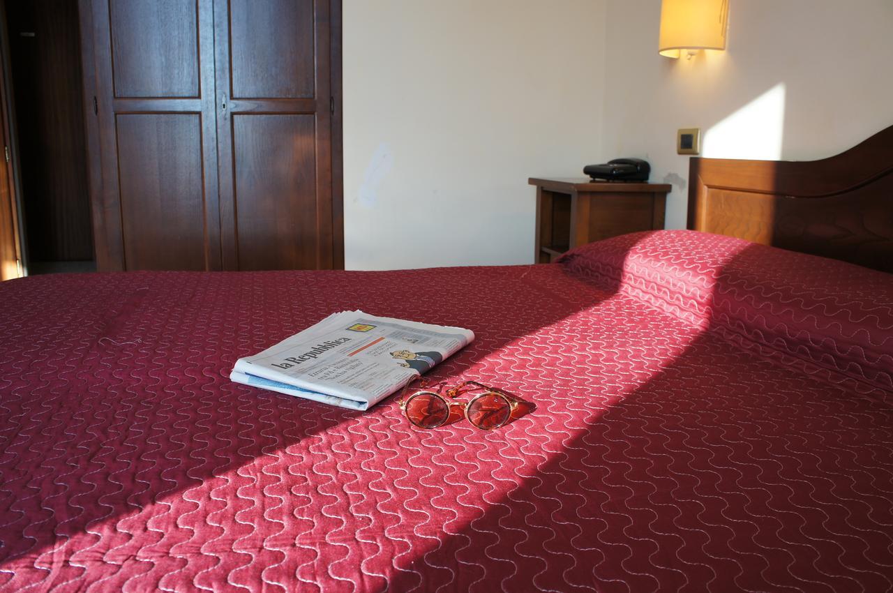 Hotel Albatros Каленцано Екстер'єр фото