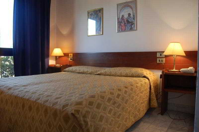 Hotel Albatros Каленцано Екстер'єр фото