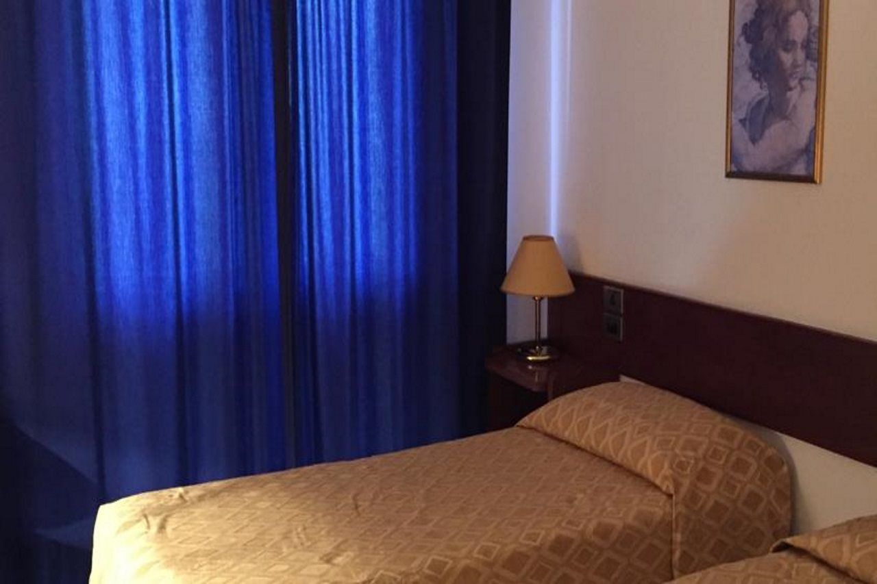 Hotel Albatros Каленцано Екстер'єр фото
